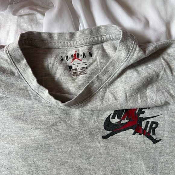 Jordan boys T-shirt size L - Picture 2 of 2